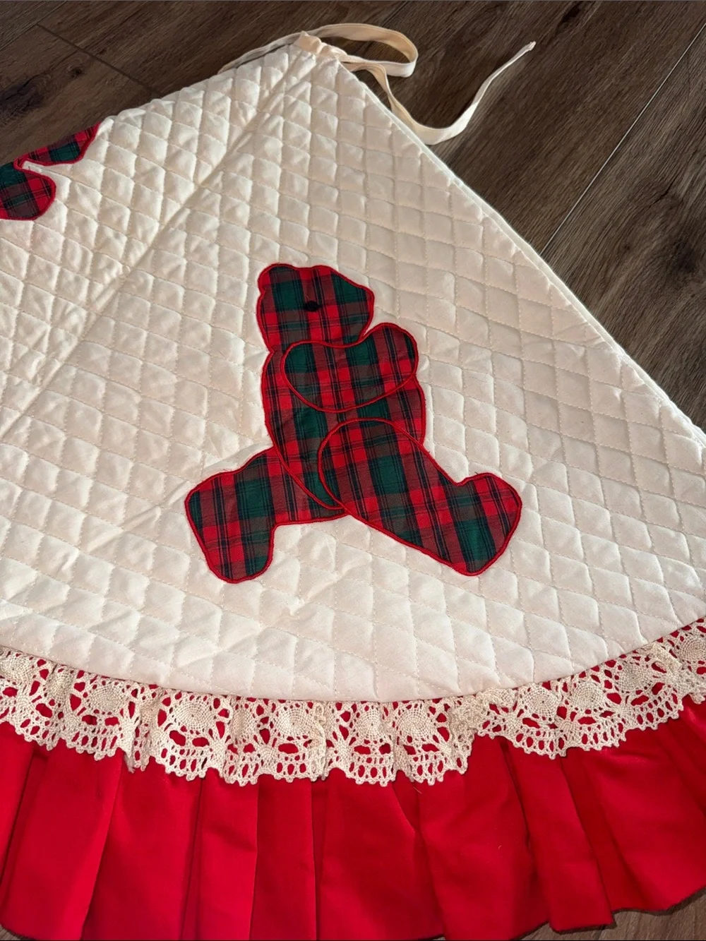 Vintage Bear Red & Plaid Quilted Tree Skirt With Lace and Red Ruffle